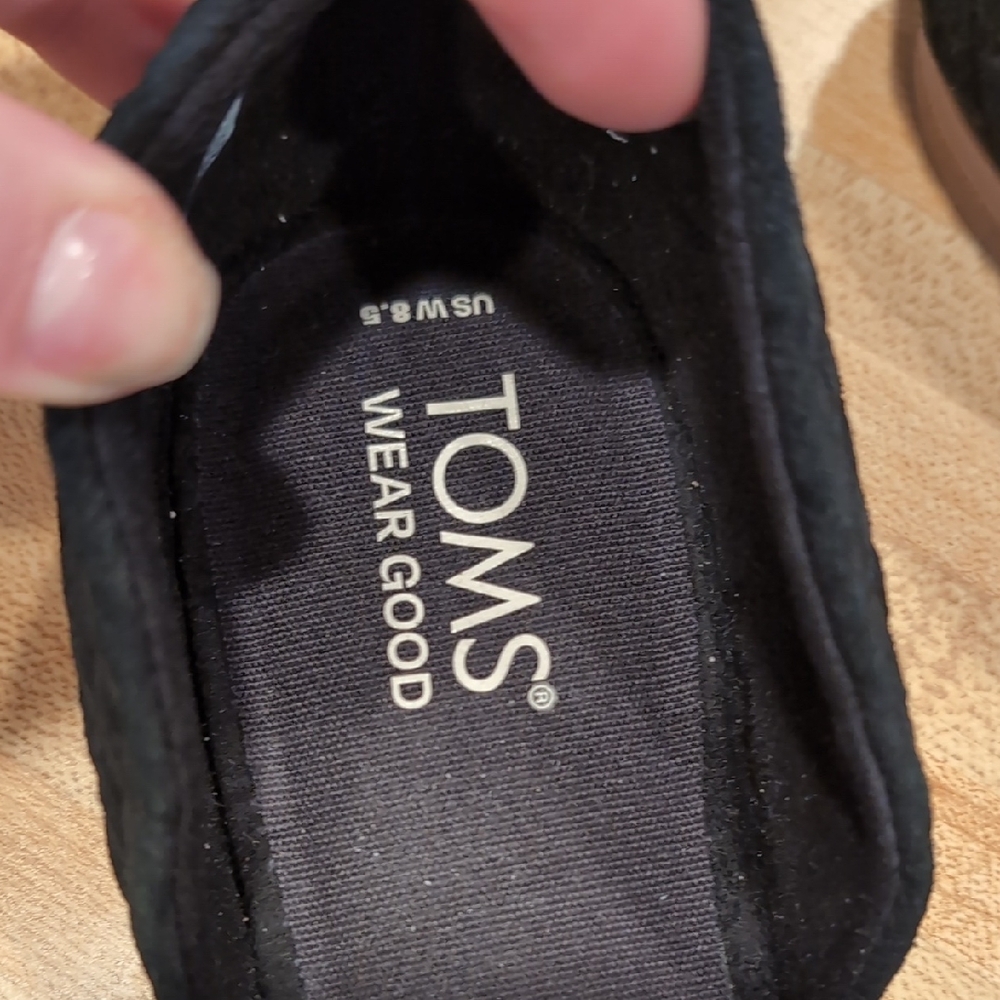 Toms Black Flats with Sleek Pointed Toe - Picture 2 of 4
